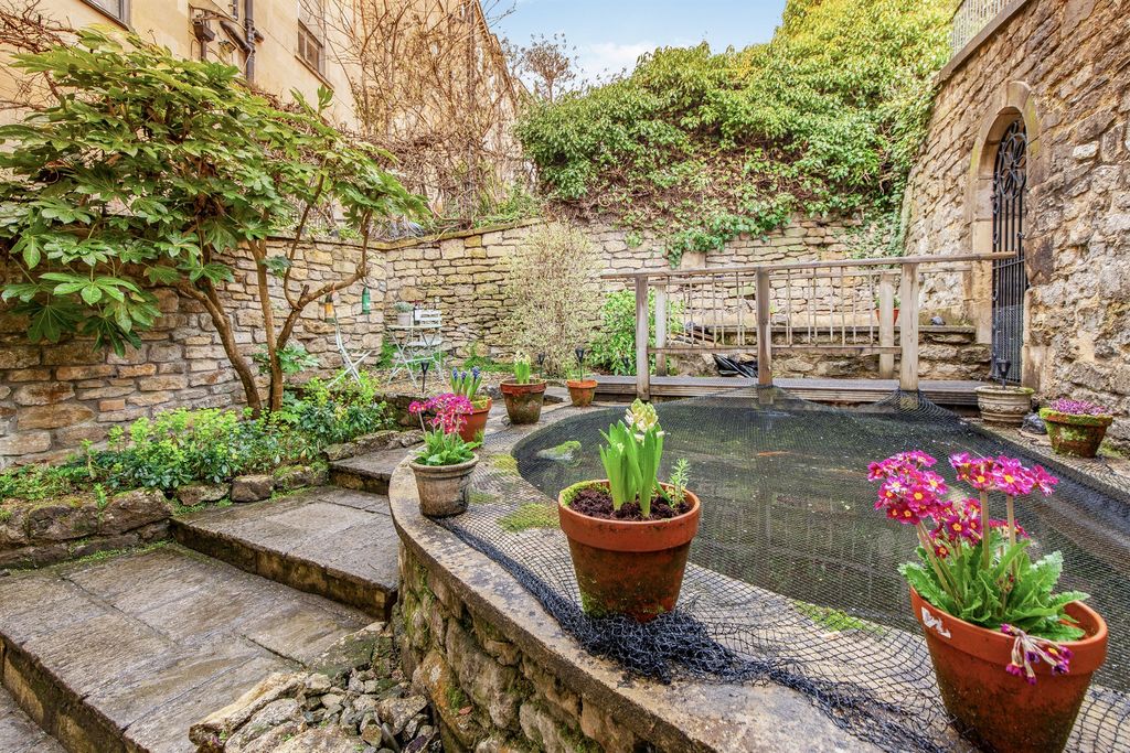 2 bed flat for saleUpper East Hayes, Bath BA1