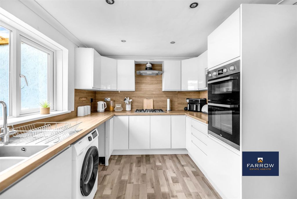 Additional image 7 of 3 bed end terrace house for saleLoft Avenue, Grimsby DN37