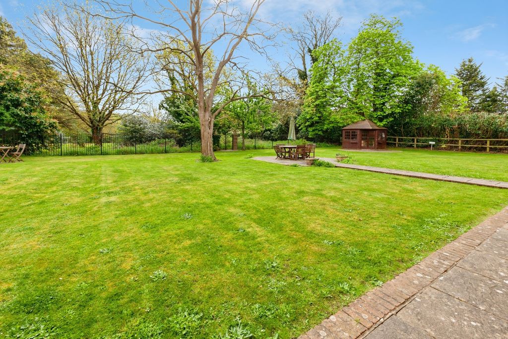 Additional image 21 of 2 bed flat for saleShoppenhangers Road, Maidenhead, Berkshire SL6
