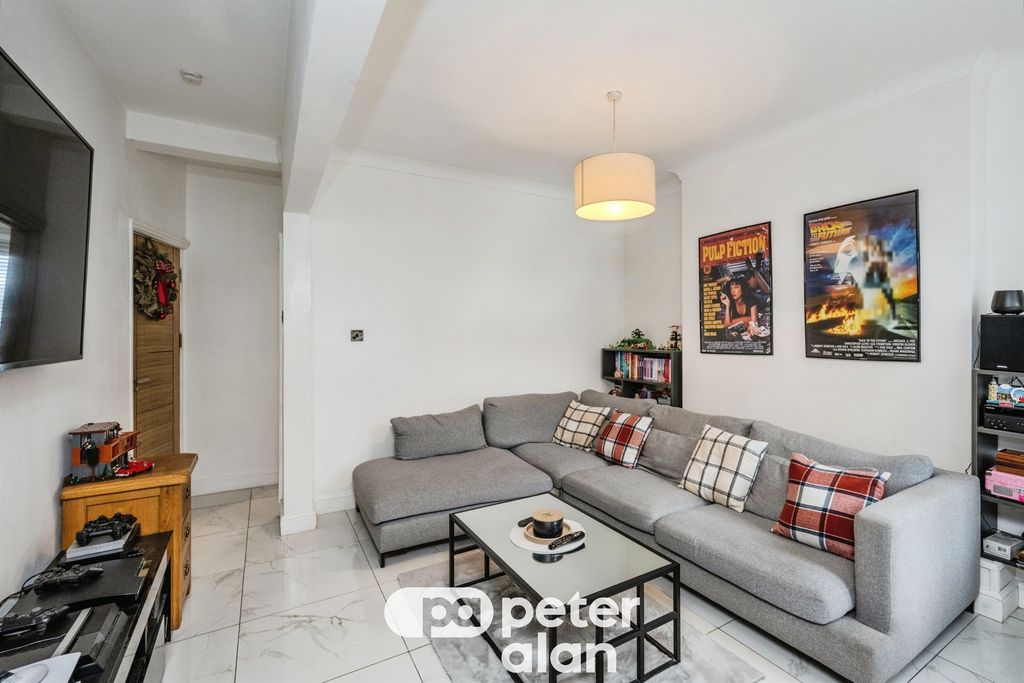 1 bed flat for saleHillside, Neath SA11 photo 5
