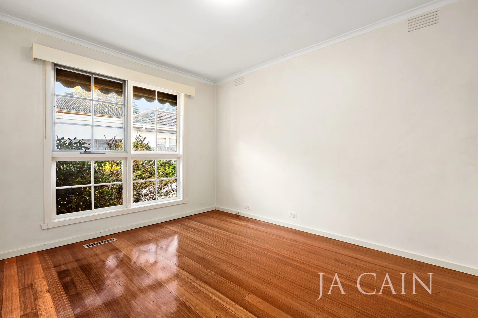 Additional image 6 of 2/6 Yeovil Road, Glen Iris VIC 3146