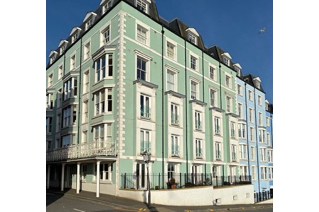 2 bed flat for saleWhite Lion Street, Tenby SA70