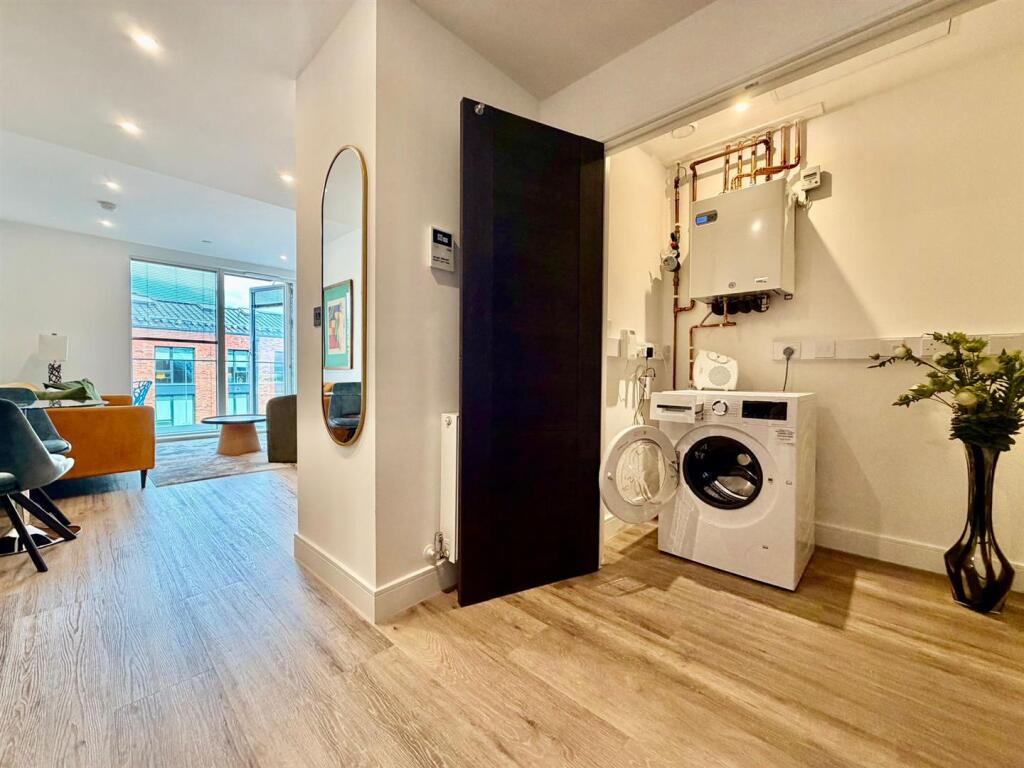 Additional image 4 of LUXURY SHOW HOME- Snow Hill Wharf, Birmingham, B4
