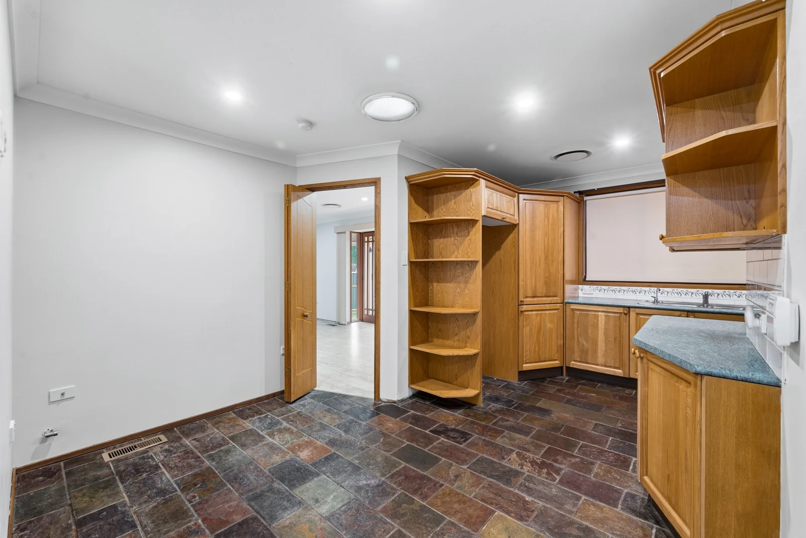 Additional image 4 of 33 Rutherglen Drive, St Andrews NSW 2566