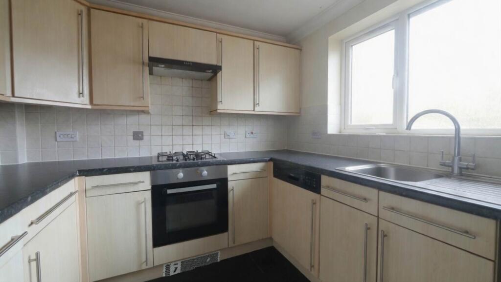 Thistle Drive, Hatfield photo 3
