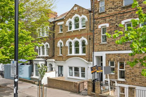 Drayton Park, London N5