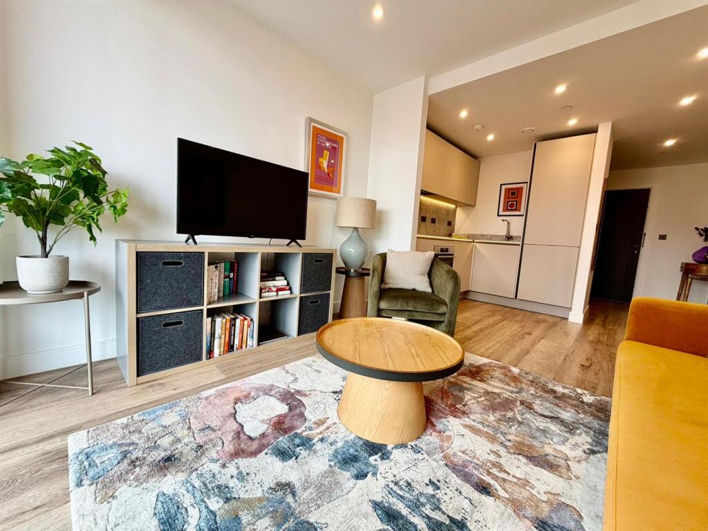 Additional image 2 of LUXURY SHOW HOME- Snow Hill Wharf, Birmingham, B4