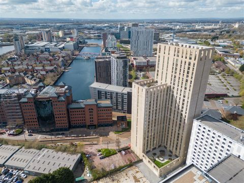 Eda, Salford Quays M50