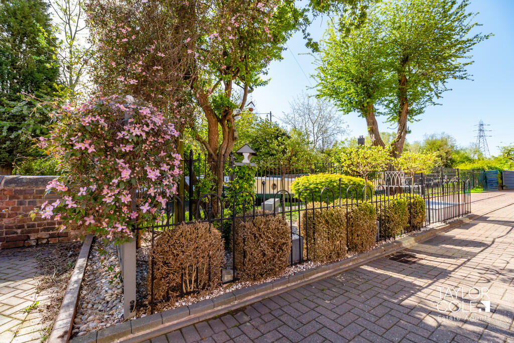 Additional image 35 of Barlow Avenue, Tamworth 