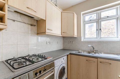 Queen's Gate, South Kensington, London SW7, Studio to rent