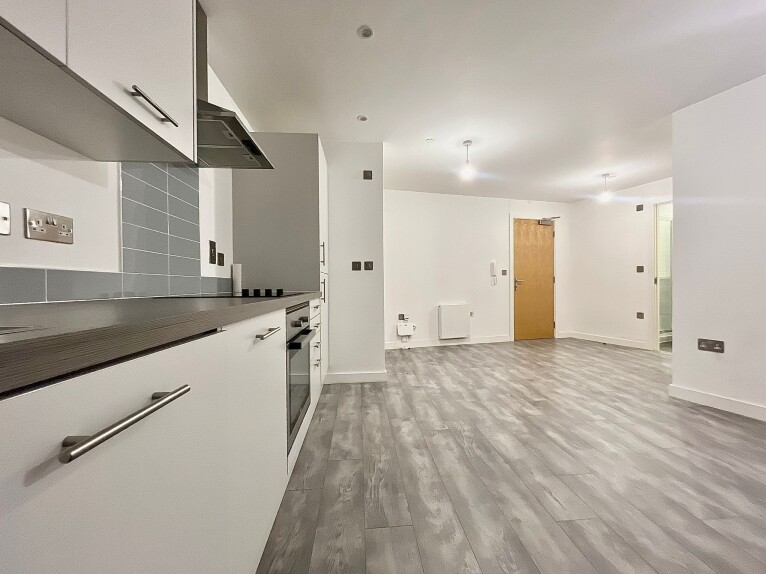 Equipoint, Yardley B25