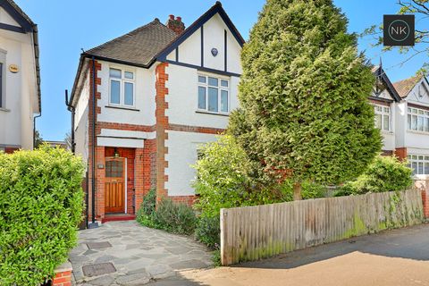 Glebelands Avenue, South Woodford, London E18