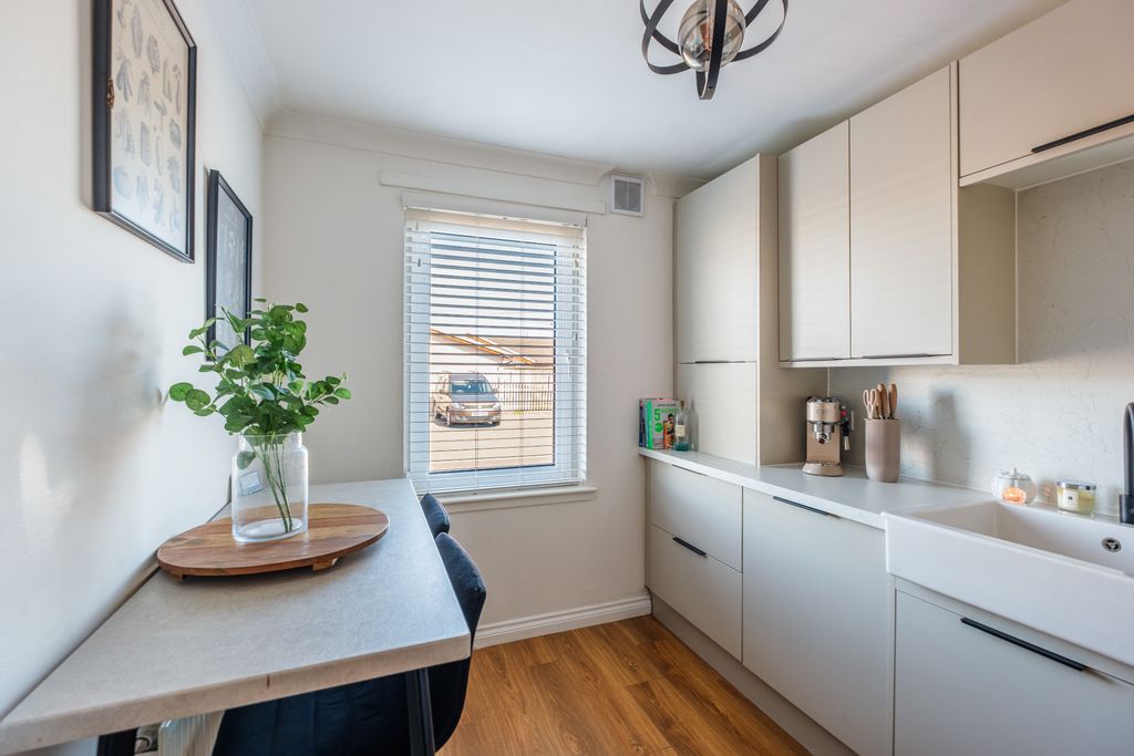 Additional image 7 of 2 bed flat for salePipers Court, Shotts ML7
