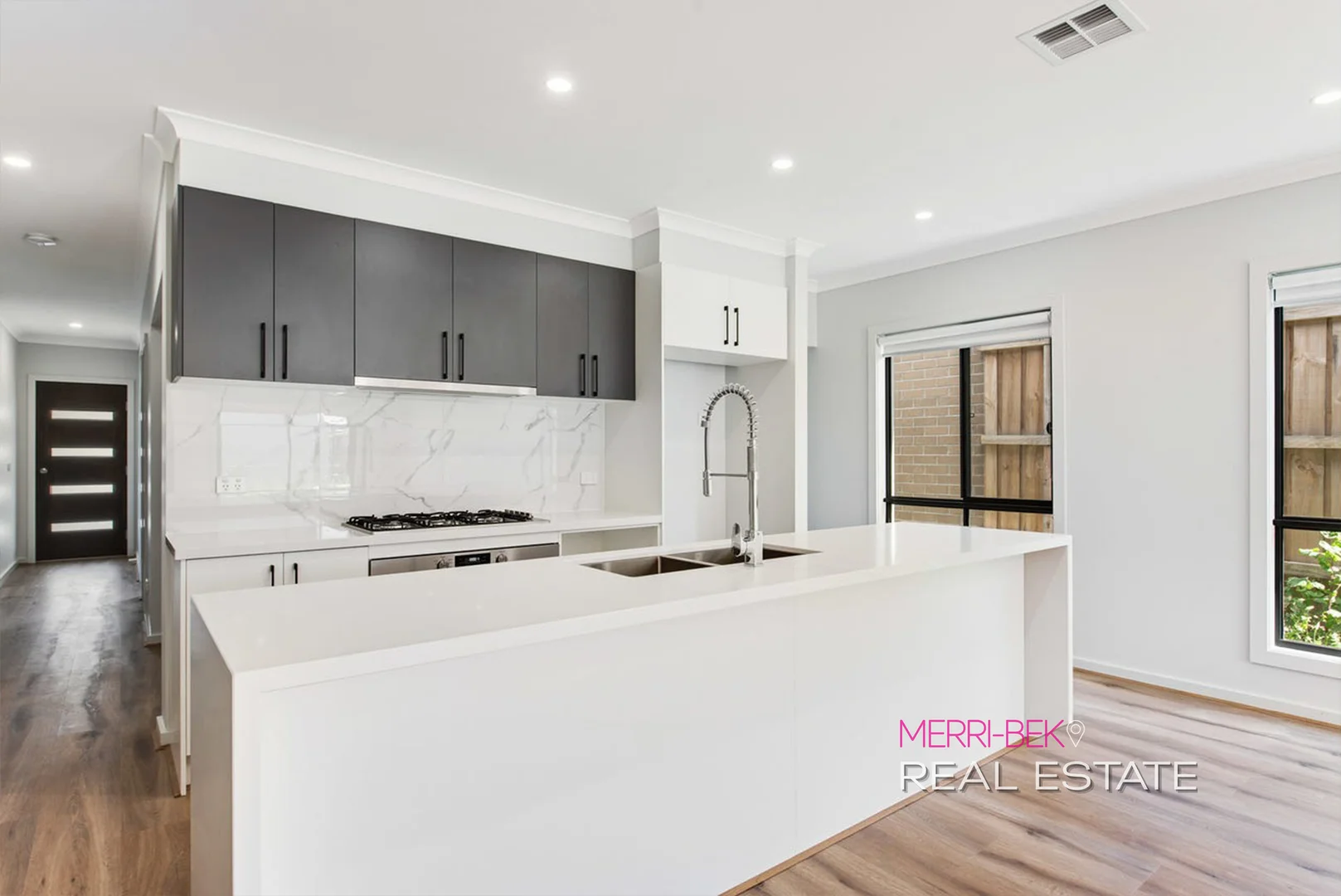 40 Scandia Drive, Mickleham VIC 3064 photo 2