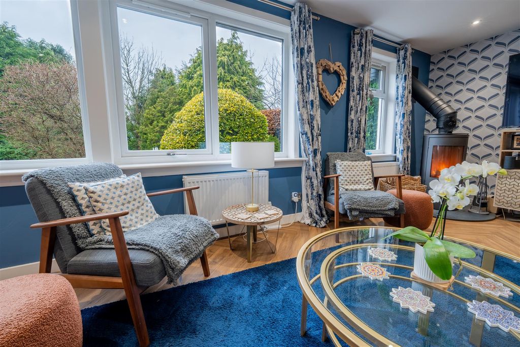 5 bed detached house for saleTorphichen, Bathgate EH48 photo 4