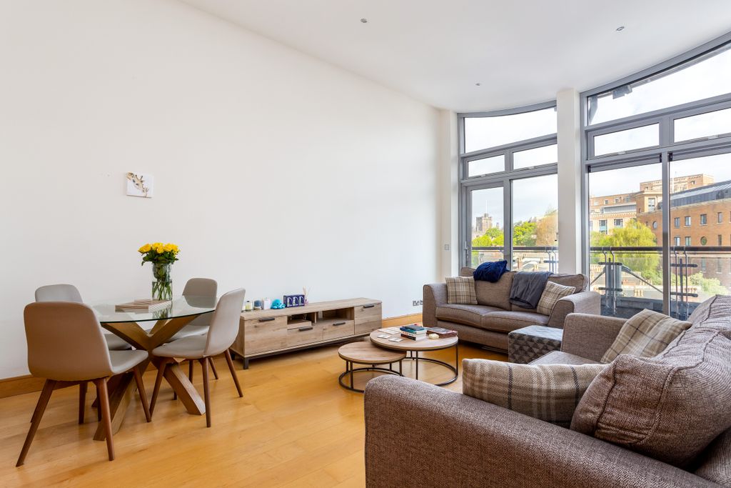 2 bed flat for salePark Row, Bristol BS1