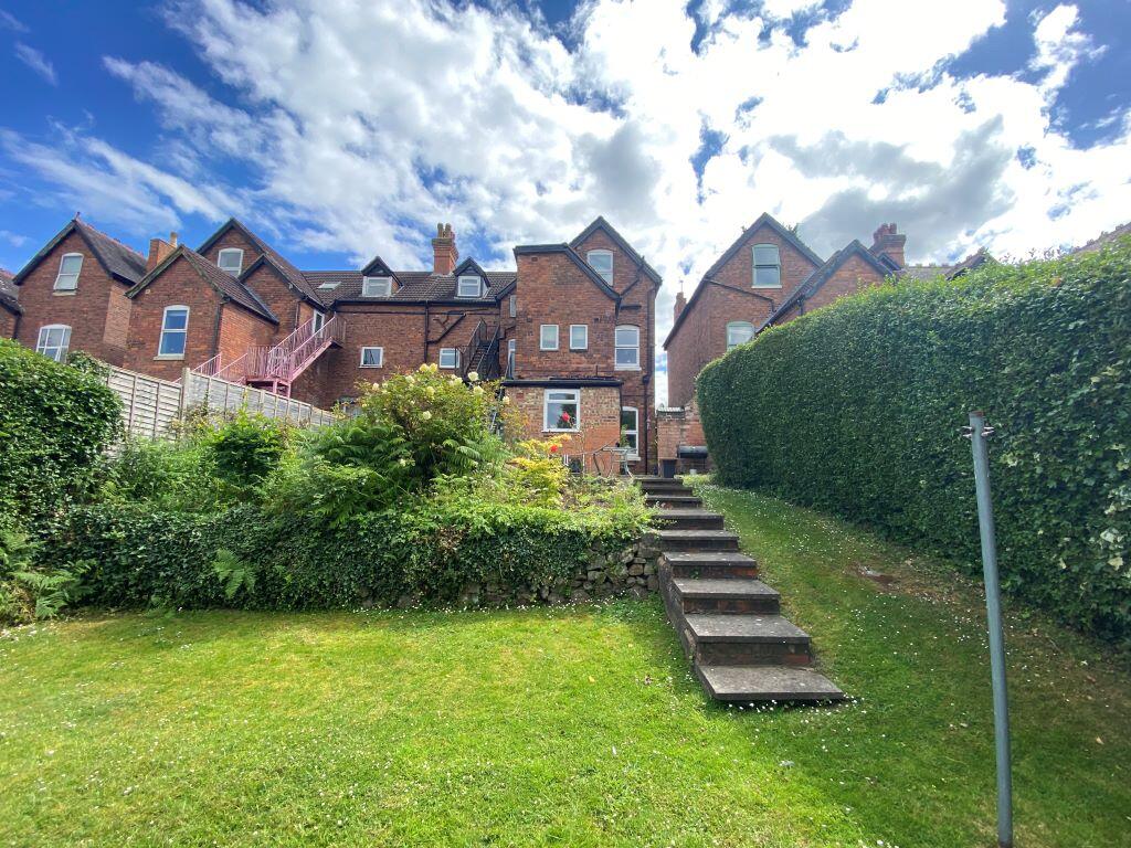 7 Vernon Road photo 2