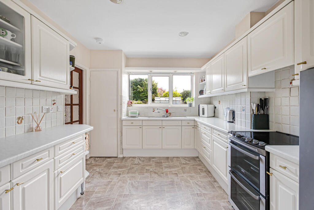 Collens Road, Harpenden, AL5 photo 3