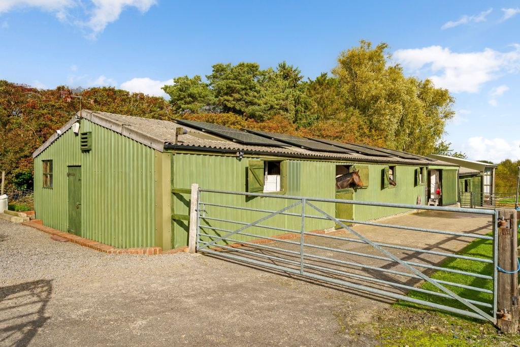 Additional image 4 of 5 bed detached house for saleBarton Street, Ashby-Cum-Fenby, Grimsby DN37