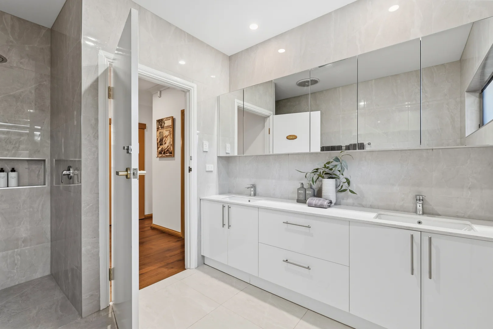 Additional image 19 of 39 View Street, Lower Mitcham SA 5062
