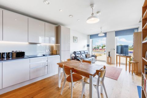 Isambard Court, Brentford Lock West TW8