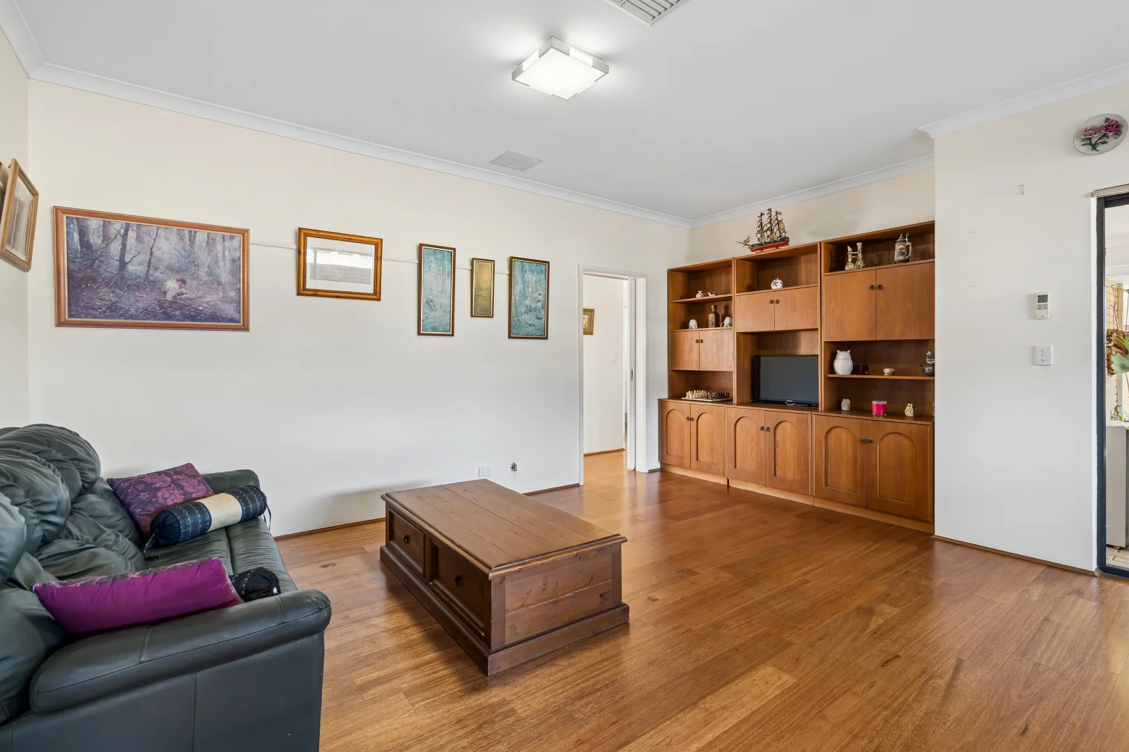 Additional image 9 of 30 Claridge Circle, Thornlie WA 6108
