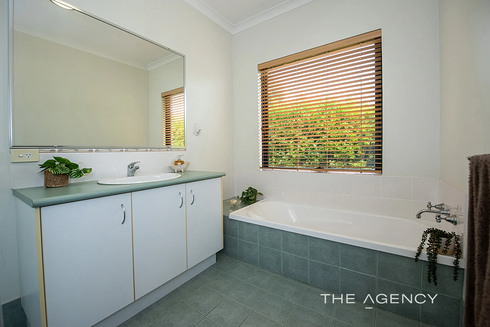 Additional image 24 of 14 Beachgrove Place, Geographe WA 6280