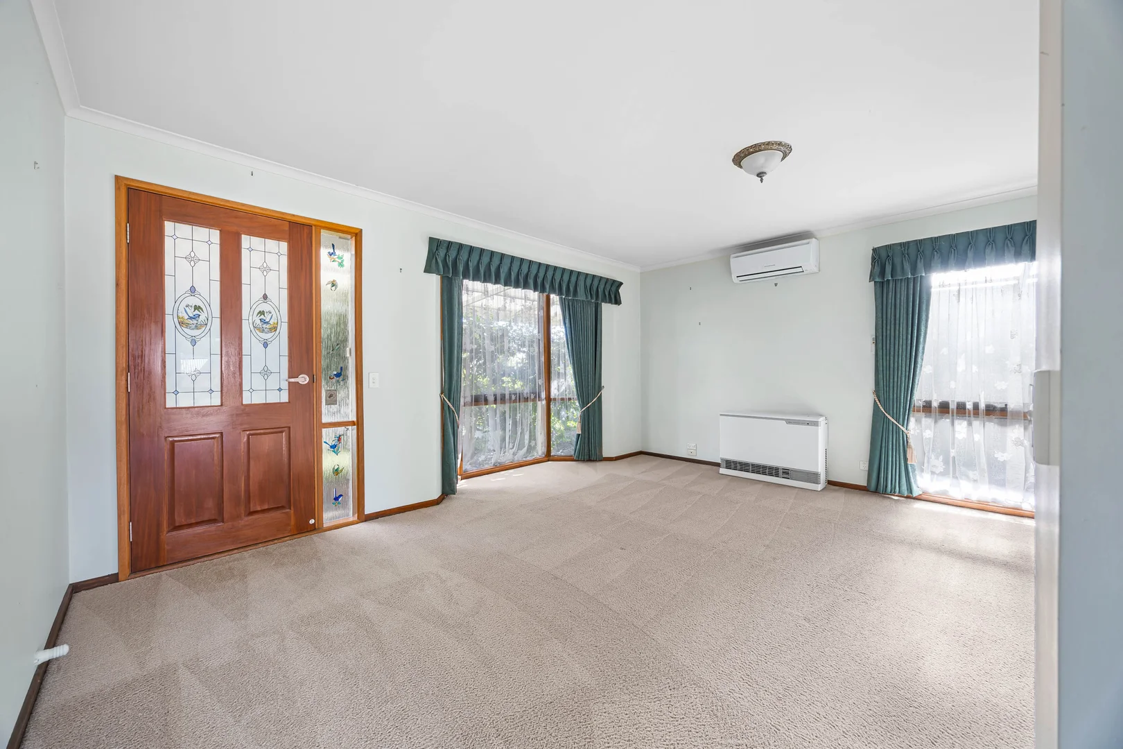 4 Cook Close, Sebastopol VIC 3356 photo 4