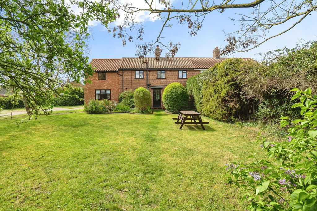 3 bed semi-detached house for saleQueensway, Bungay NR35
