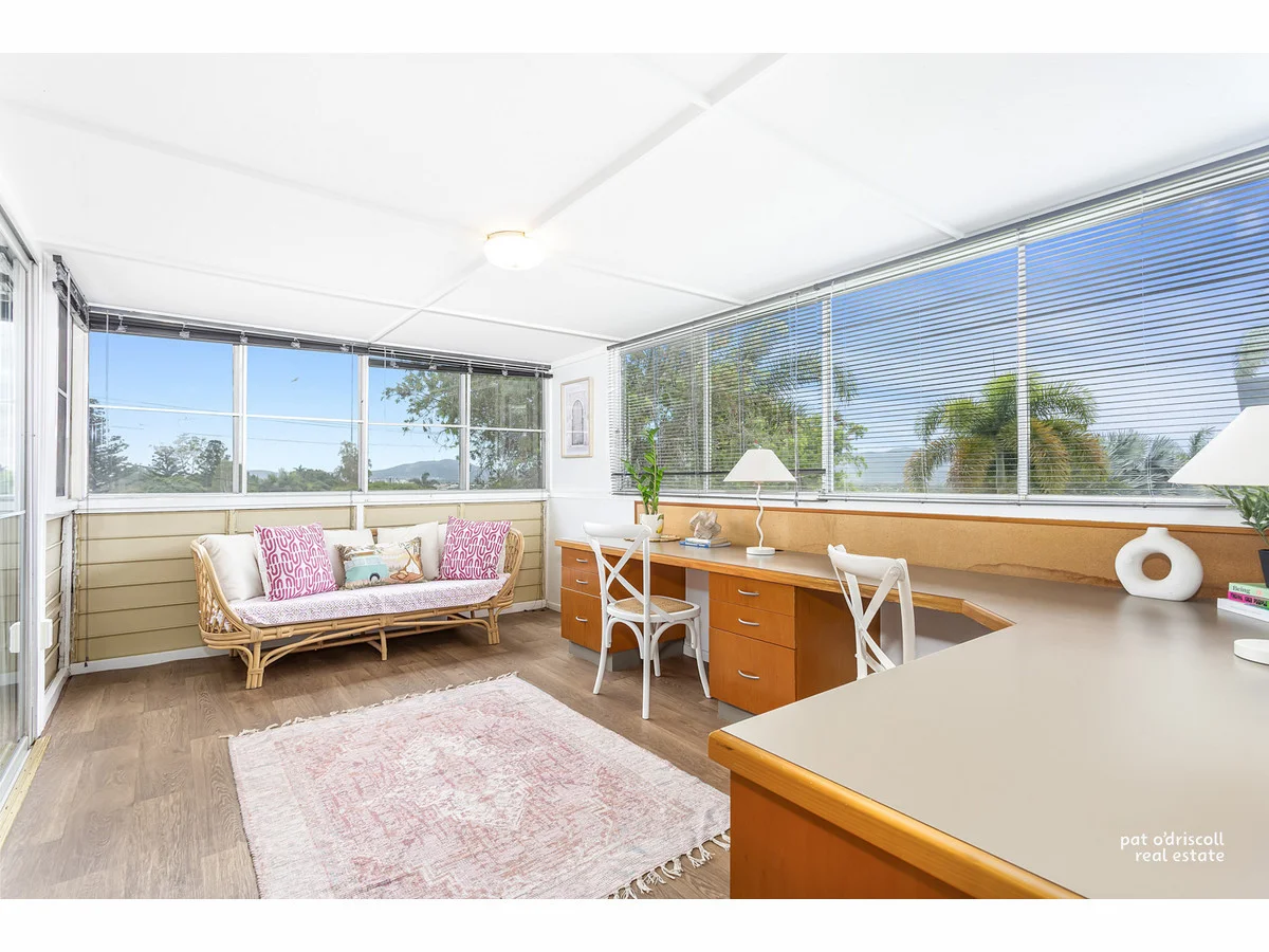 33 Queen Street, The Range QLD 4700 photo 4