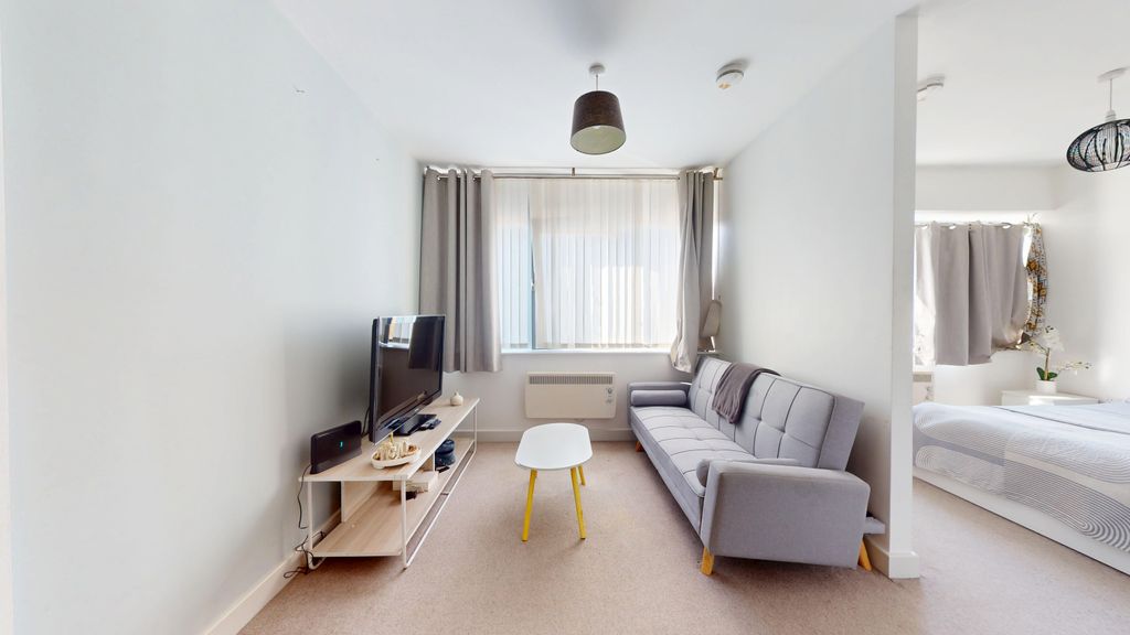 1 bed flat for saleTrinity Court, Between Towns Road OX4 photo 2
