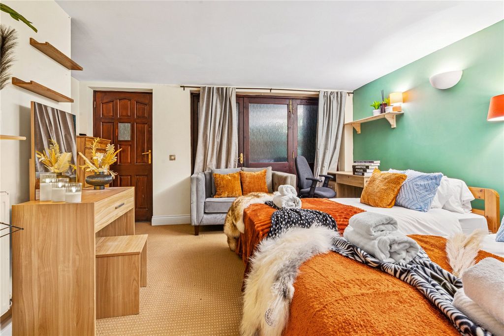 Additional image 7 of 4 bed terraced house for saleBear Yard Mews, Bristol, Somerset BS8