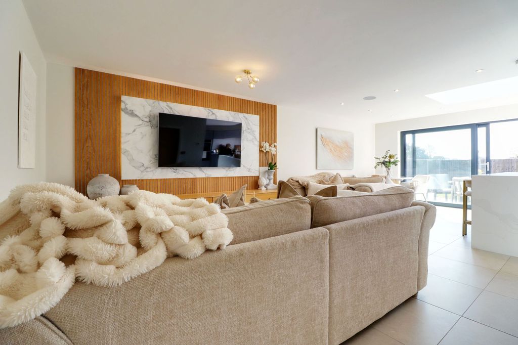 Additional image 7 of 5 bed detached house for saleWrawby Road, Brigg DN20