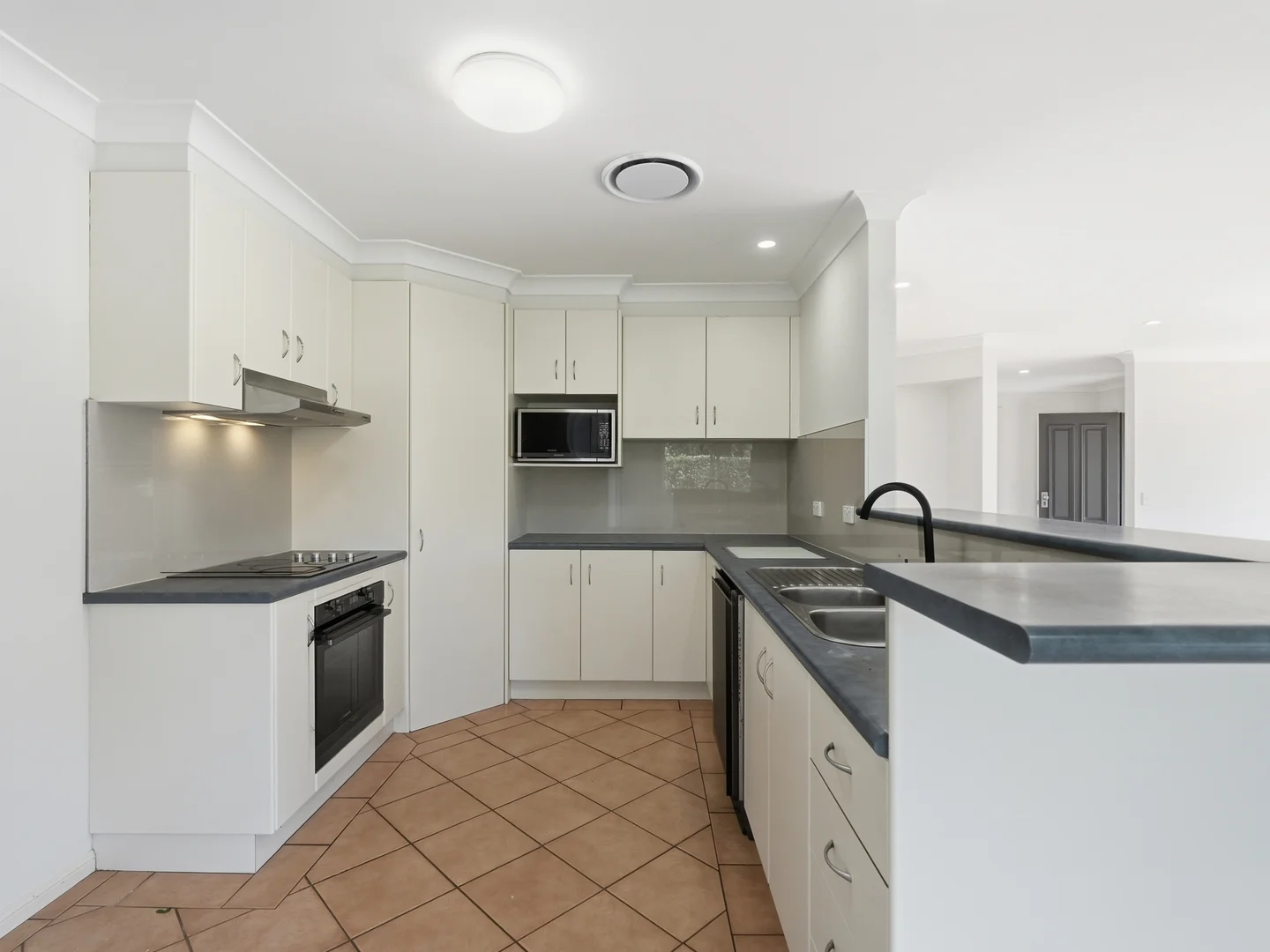 14 Godwin Close, Coffs Harbour NSW 2450 photo 5