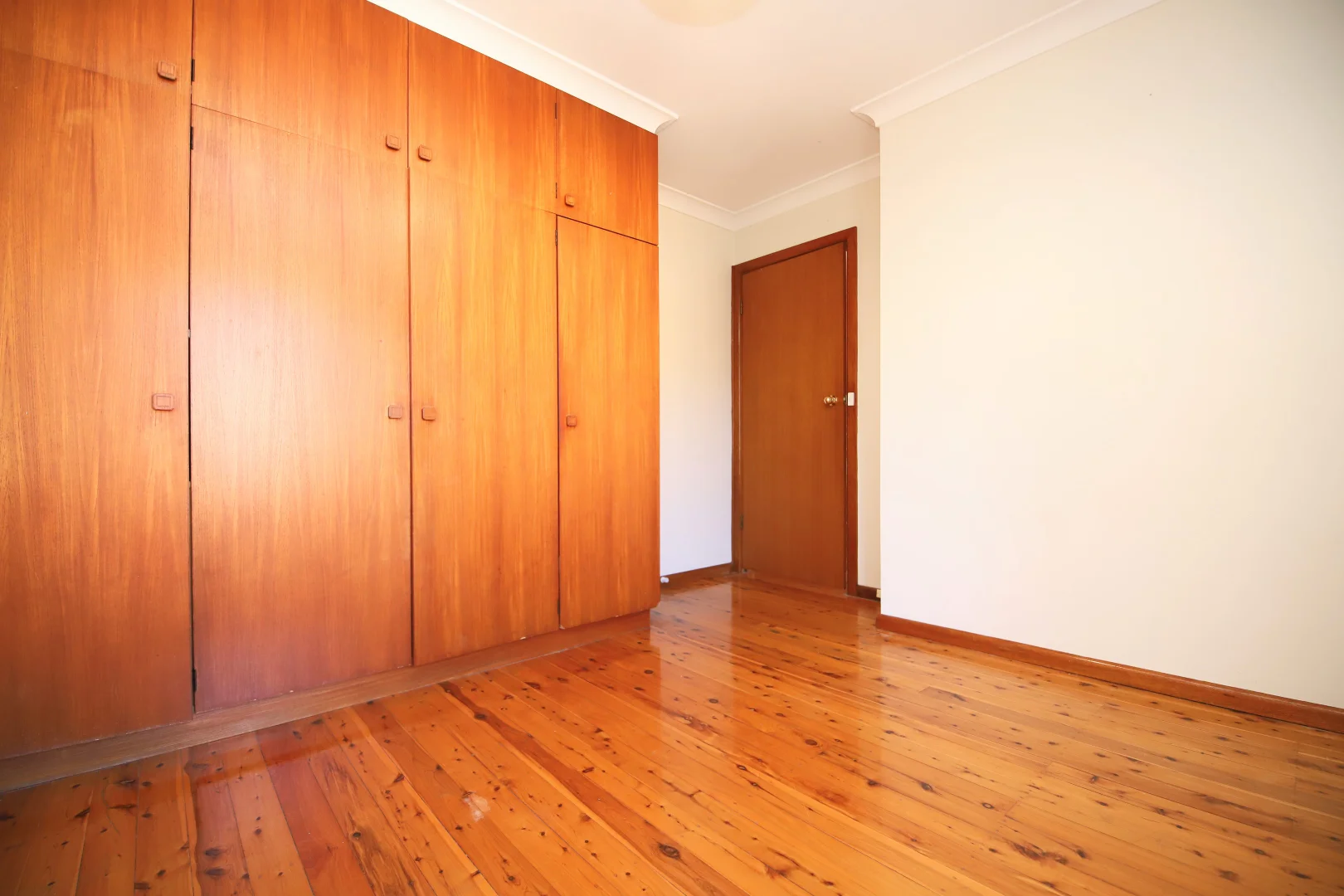 Additional image 4 of 39 Saric Avenue, Georges Hall NSW 2198