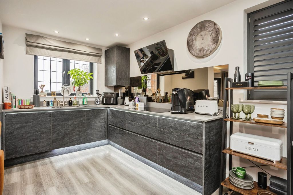 Additional image 5 of 2 bed flat for saleNicker Hill, Keyworth, Nottingham NG12