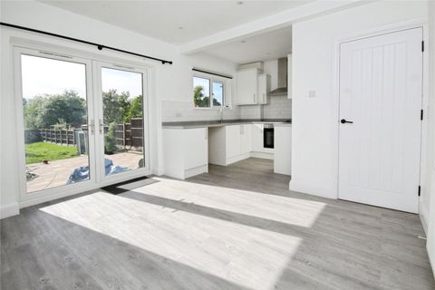 Edison Avenue, Hornchurch RM12