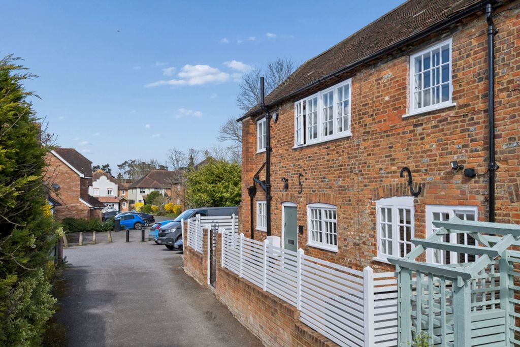 Additional image 14 of 2 bed end terrace house for saleWycombe End, Beaconsfield HP9
