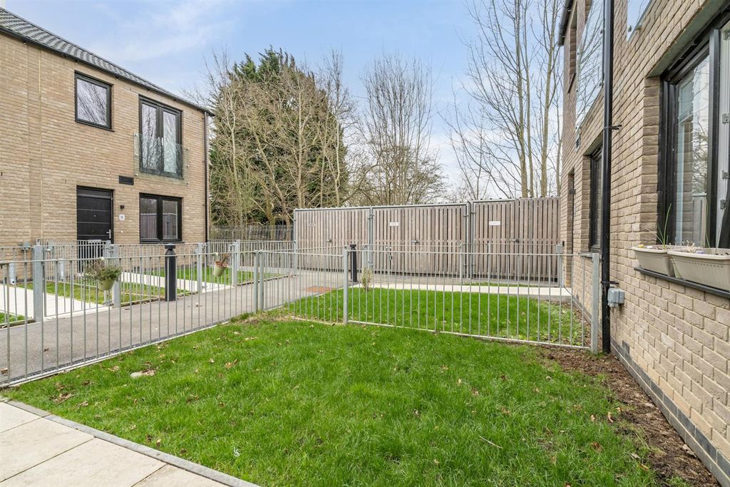 Additional image 10 of 1 bed flat for saleFifth Avenue, York YO31