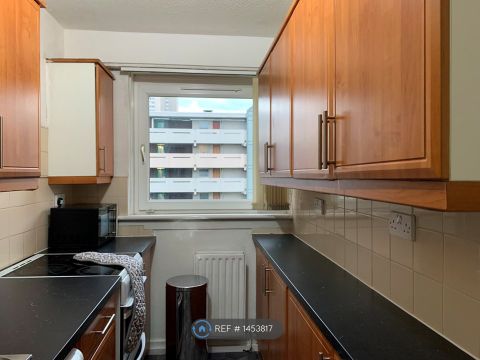 Dundasvale Court, Glasgow G4