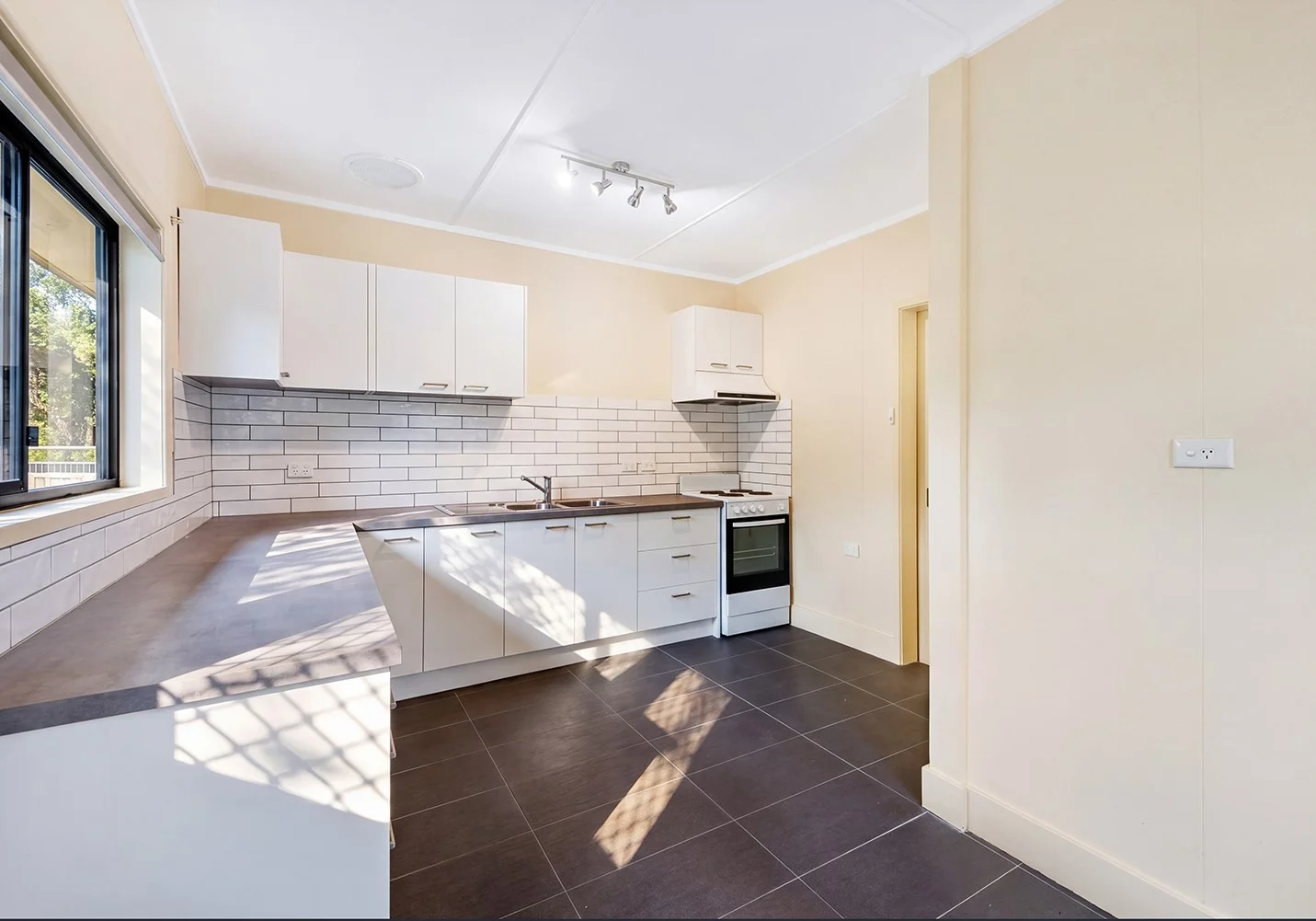 3 Joy Street, Frankston VIC 3199 photo 5