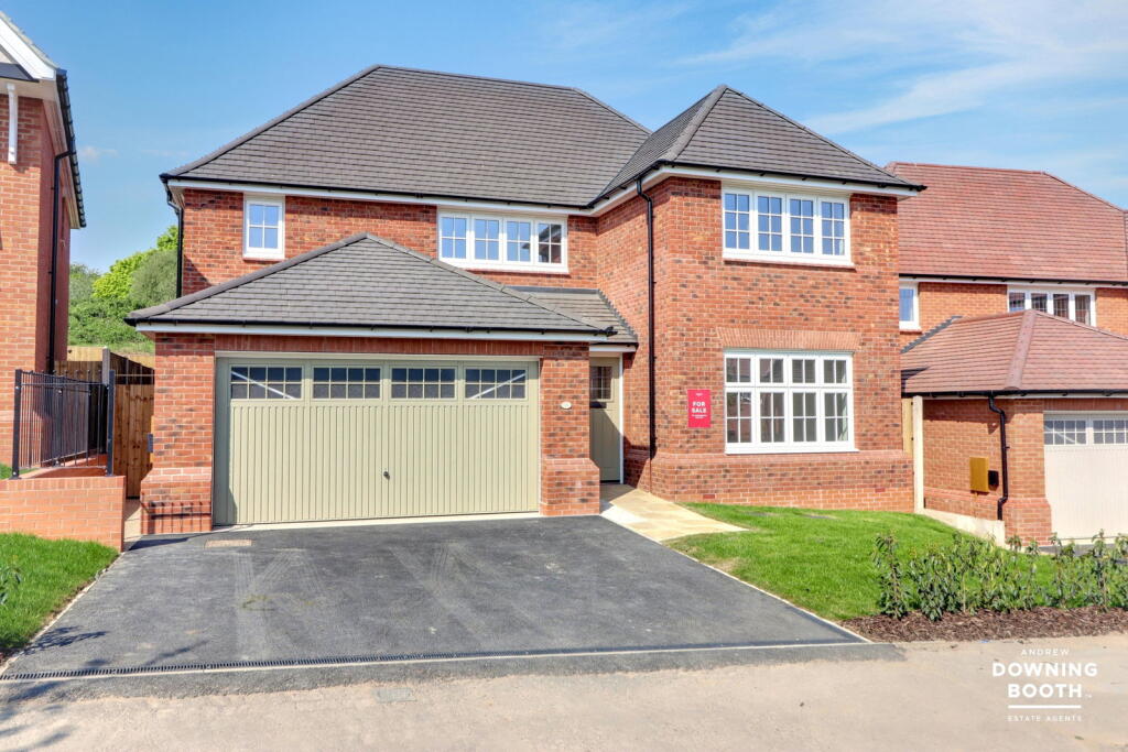 Eagle Gate at Amington Tamworth, B77 4EG
