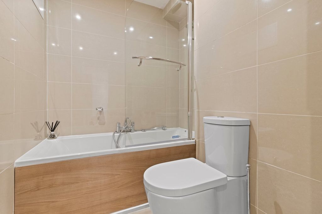 Additional image 16 of 2 bed flat for saleCompton Street, Eastbourne BN21
