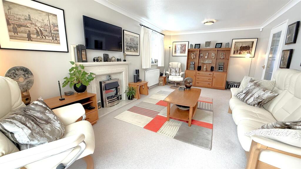 Birch Close, Bournville, Birmingham photo 4