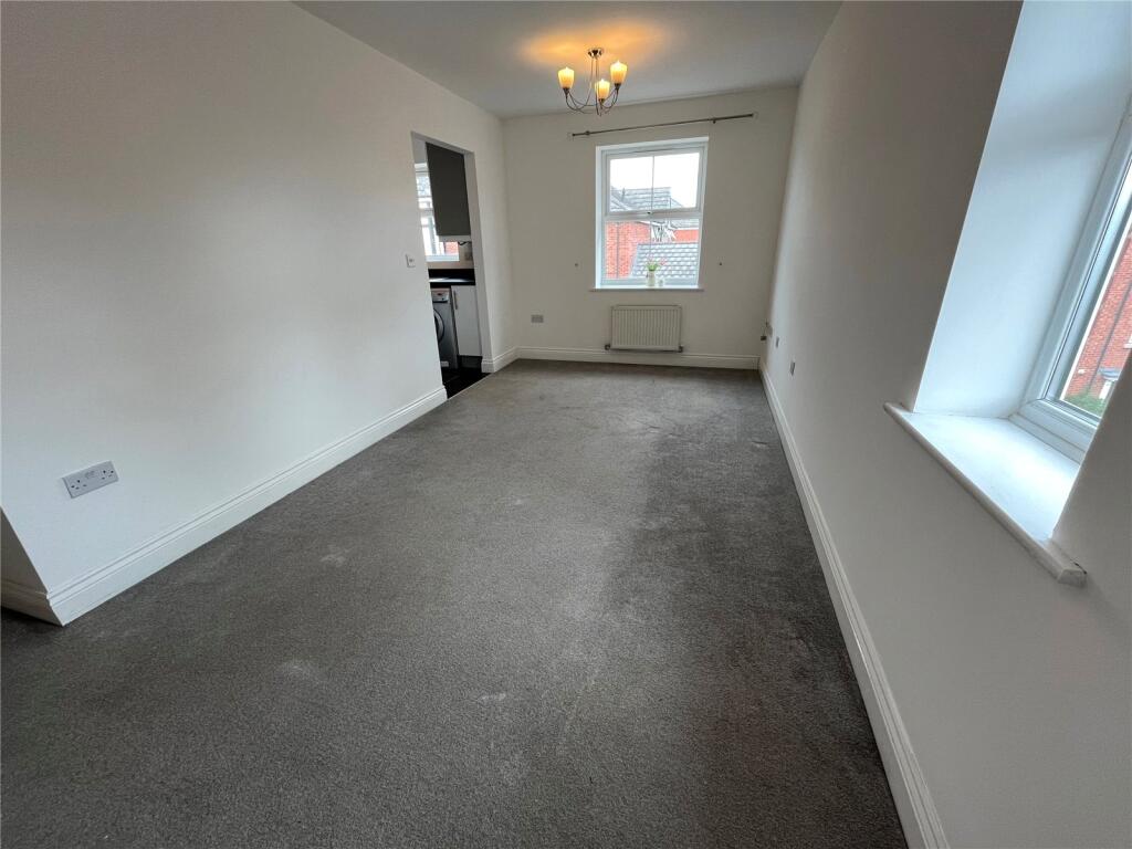 Snitterfield Drive, Shirley, Solihull, West Midlands, B90 photo 4