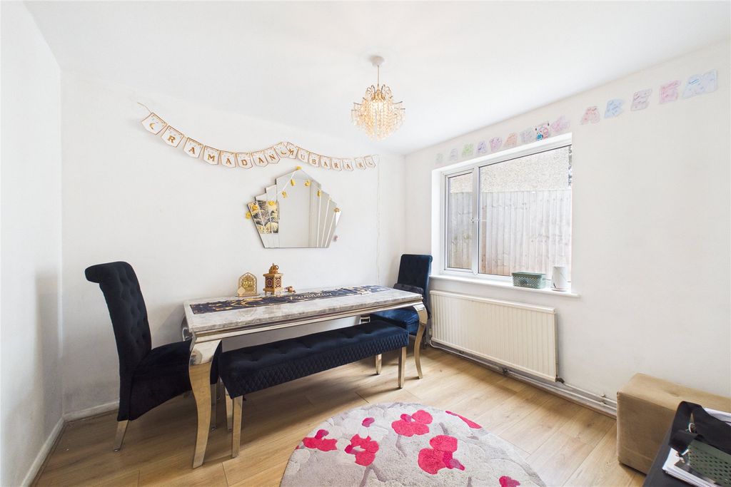 Additional image 3 of 3 bed semi-detached house for saleNorcot Road, Tilehurst, Reading, Berkshire RG30