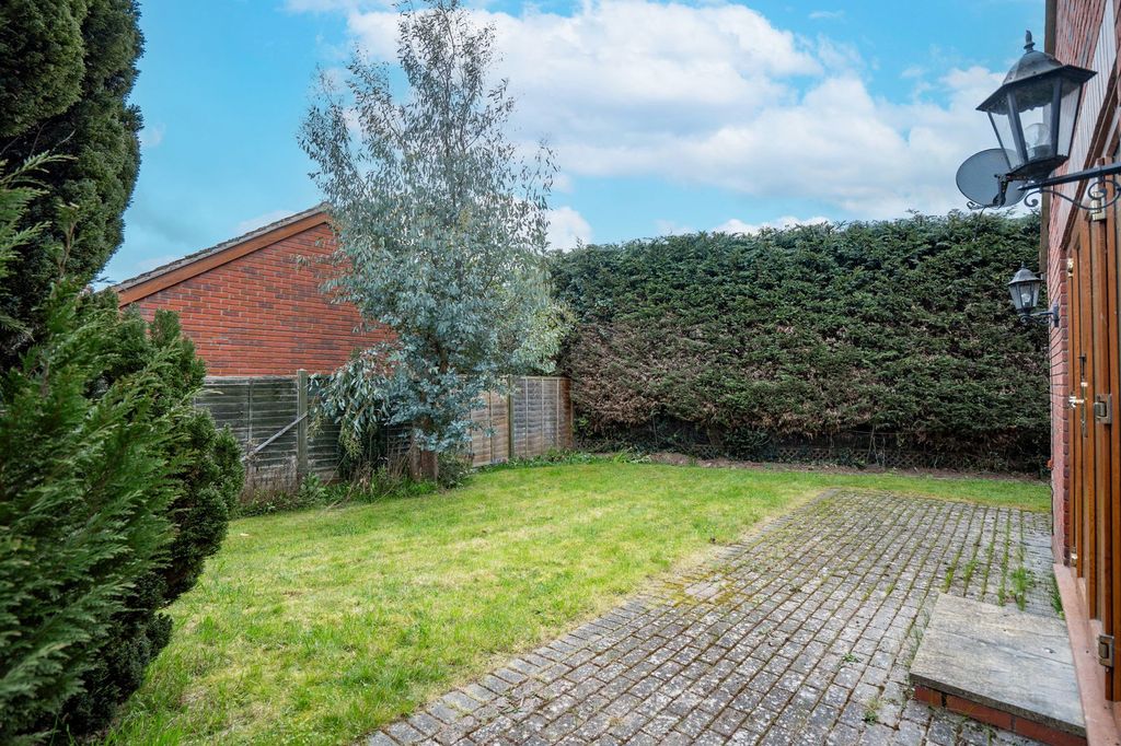 Additional image 4 of 3 bed bungalow for saleLink Elm Place, Malvern, Worcestershire WR14