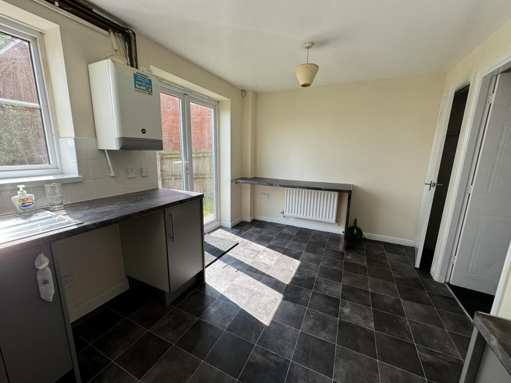 Brades Rise,  Oldbury, B69 photo 5