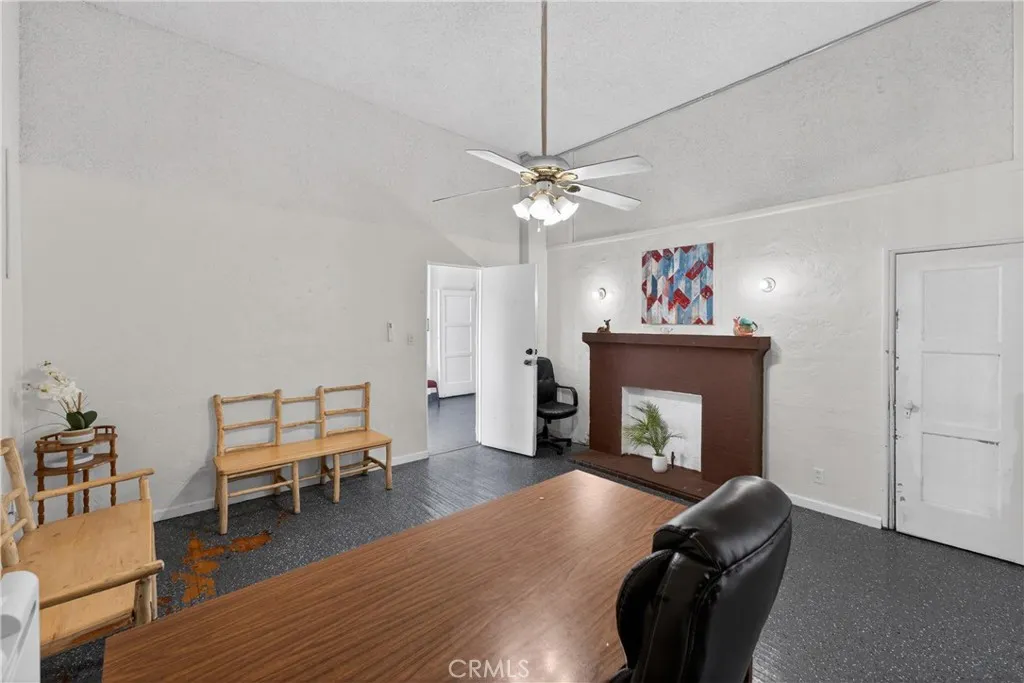 Additional image 31 of 7101 Menlo Ave, Los Angeles, CA 90044