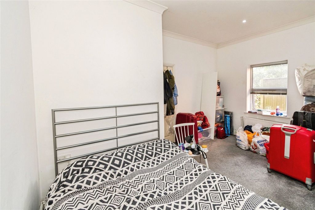Additional image 17 of 4 bed flat for salePark Road, Freemantle, Southampton, Hampshire SO15